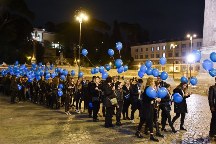 Mercedes EQ, flash mob nel cuore di Roma