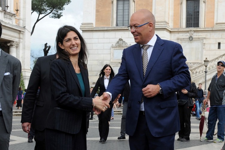 Smart elettrica: consegnato un esemplare al comune di Roma