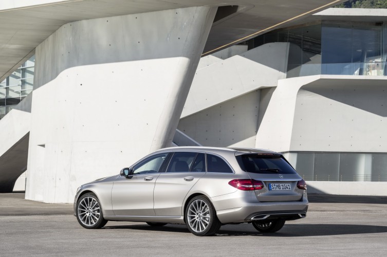 Mercedes Classe C restyling: le immagini ufficiali