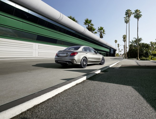 Mercedes Classe C restyling: le immagini ufficiali