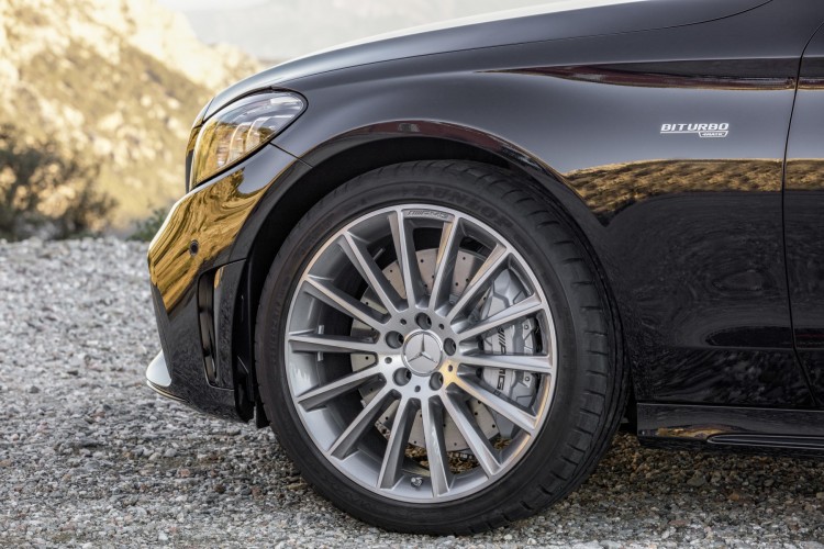 Mercedes Classe C restyling: le immagini ufficiali