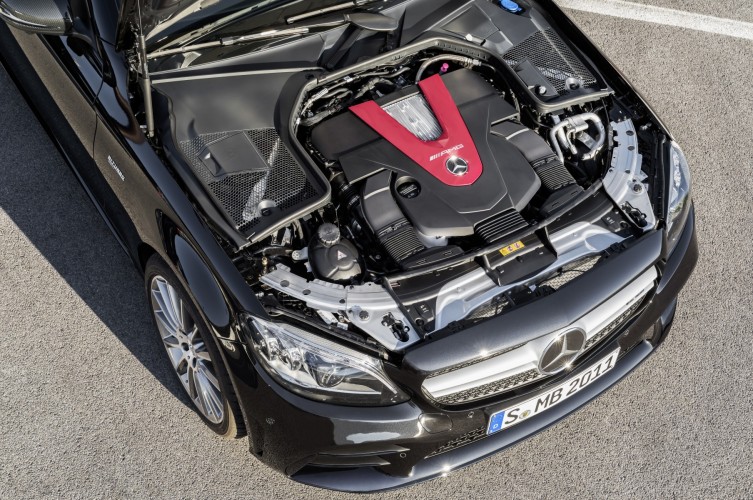 Mercedes Classe C restyling: le immagini ufficiali