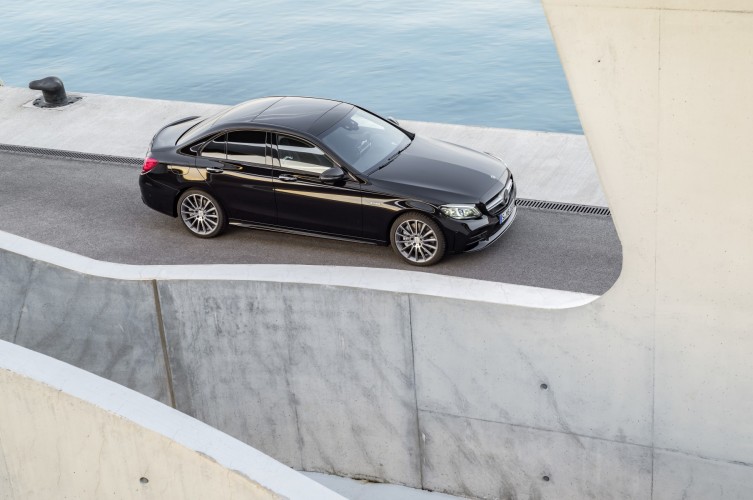 Mercedes Classe C restyling: le immagini ufficiali