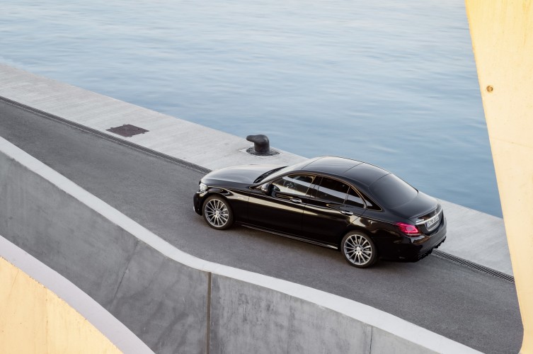Mercedes Classe C restyling: le immagini ufficiali