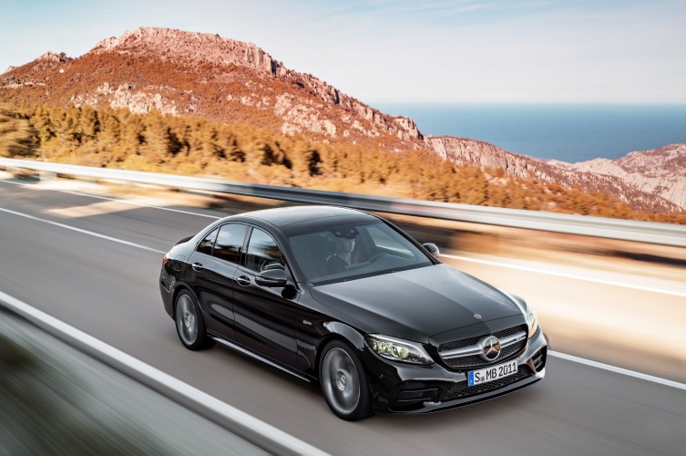 Mercedes Classe C restyling: le immagini ufficiali