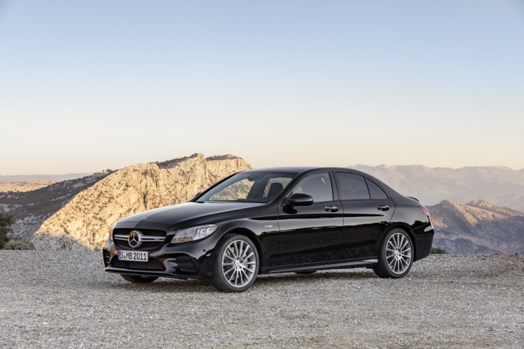 Mercedes Classe C restyling: le immagini ufficiali