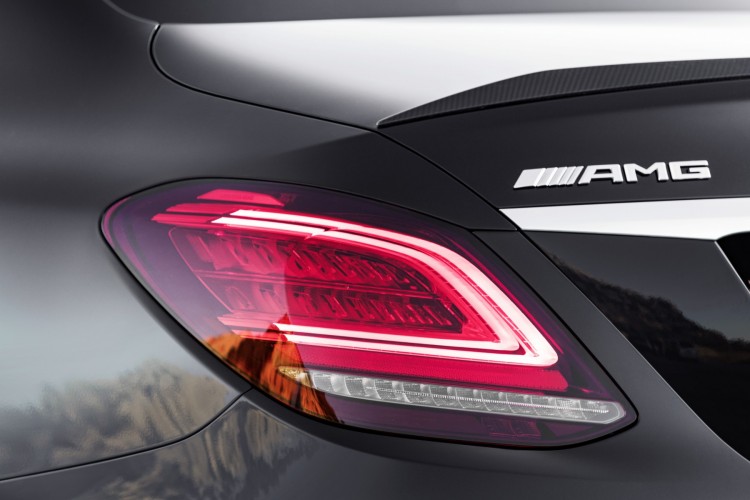 Mercedes Classe C restyling: le immagini ufficiali