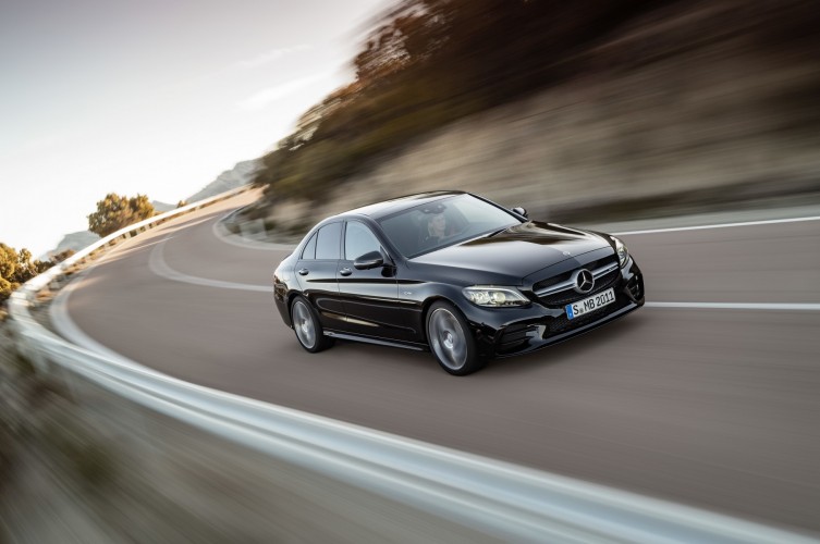 Mercedes Classe C restyling: le immagini ufficiali