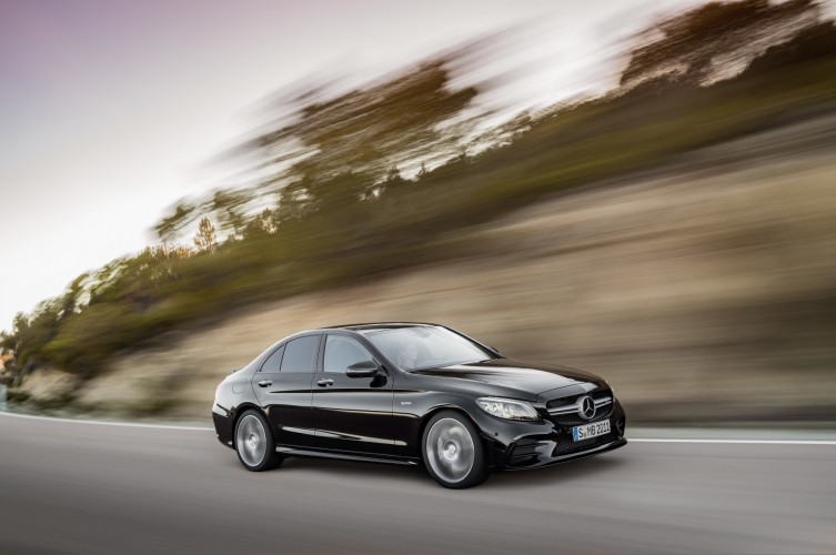 Mercedes Classe C restyling: le immagini ufficiali