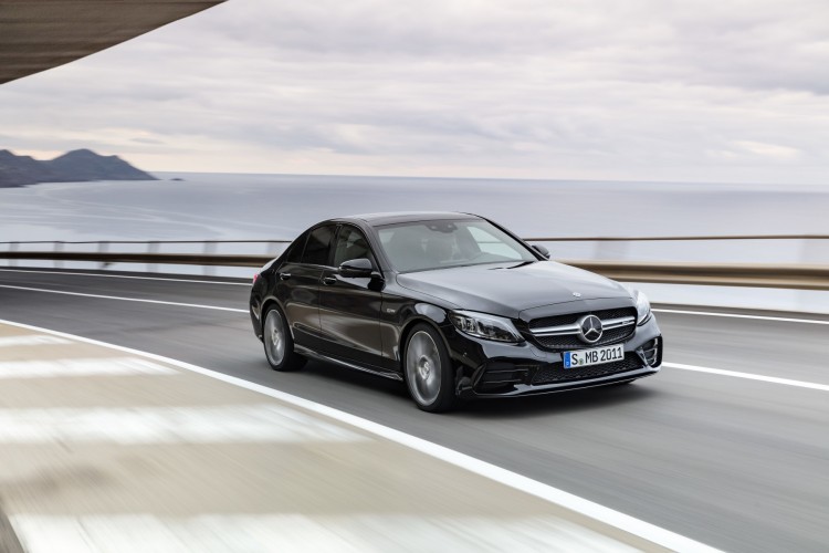 Mercedes Classe C restyling: le immagini ufficiali