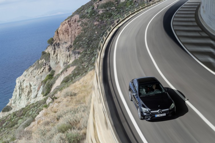 Mercedes Classe C restyling: le immagini ufficiali