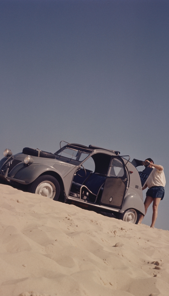Citroen 2CV Sahara: immagini ufficiali