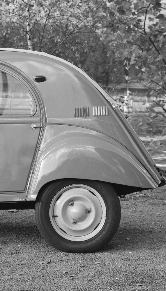 Citroen 2CV Sahara: immagini ufficiali