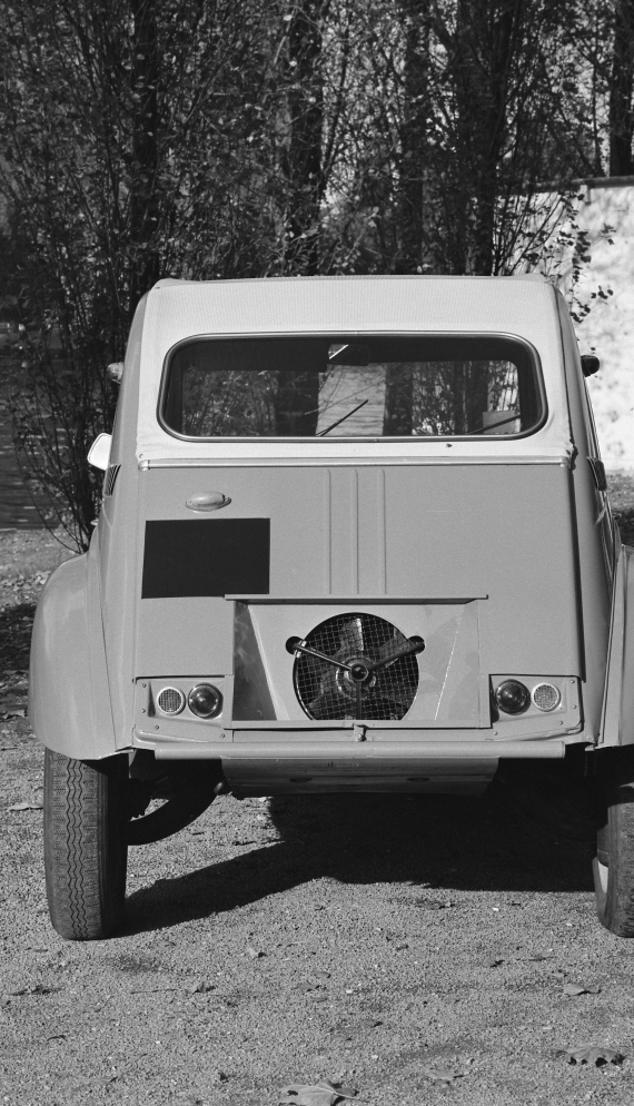 Citroen 2CV Sahara: immagini ufficiali