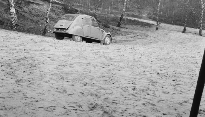 Citroen 2CV Sahara: immagini ufficiali