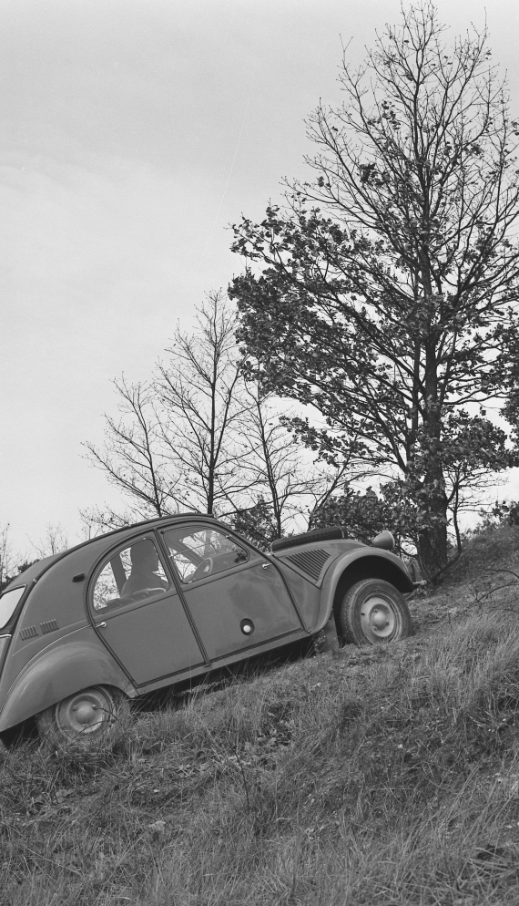 Citroen 2CV Sahara: immagini ufficiali