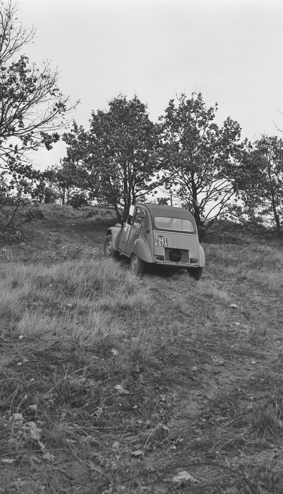 Citroen 2CV Sahara: immagini ufficiali
