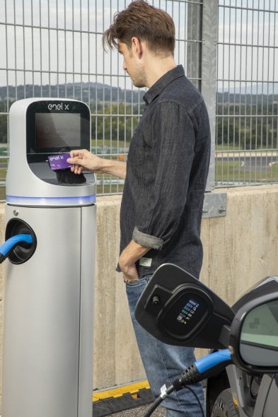 Enel X, nuovi sistemi di ricarica elettrica