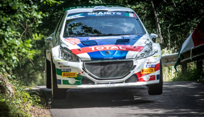 Peugeot 208: immagini inedite