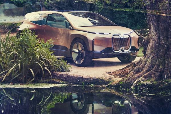 Bmw Vision iNext: le immagini ufficiali