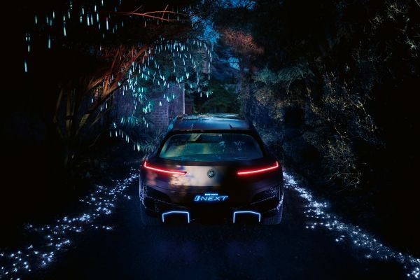 Bmw Vision iNext: le immagini ufficiali