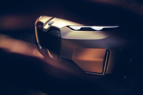 Bmw Vision iNext: le immagini ufficiali