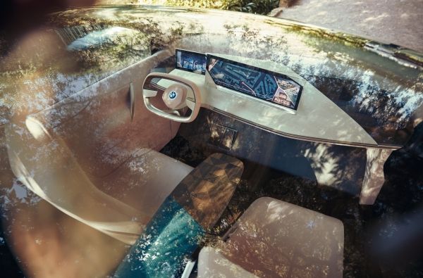 Bmw Vision iNext: le immagini ufficiali