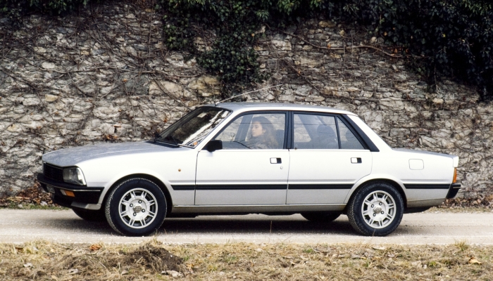 Peugeot 505: immagini ufficiali