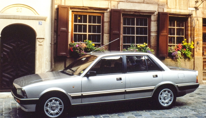 Peugeot 505: immagini ufficiali