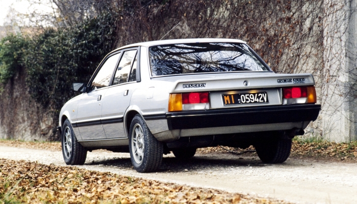 Peugeot 505: immagini ufficiali