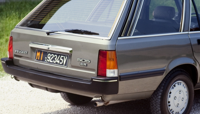 Peugeot 505: immagini ufficiali
