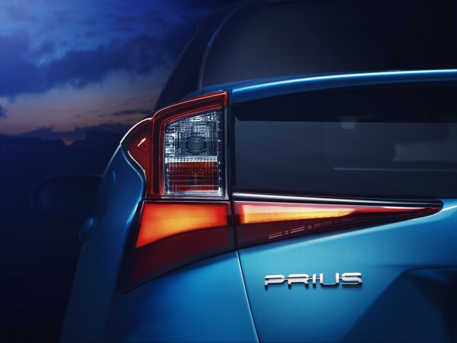 Toyota Prius AWD-e