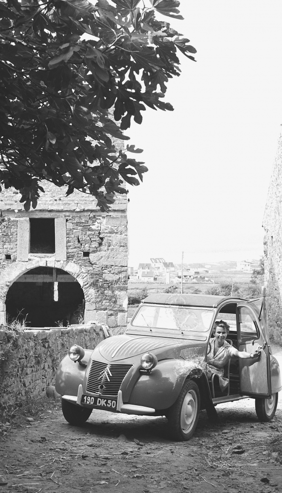 Citroen 2CV: immagini ufficiali