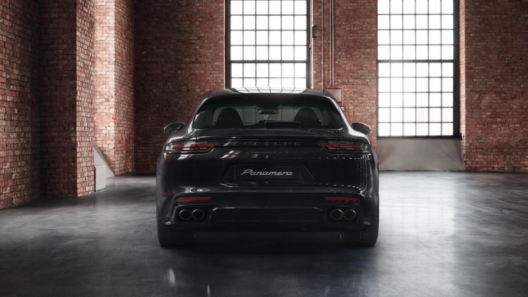 Porsche Panamera GTS Exclusive Manufaktur, le immagini