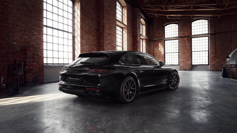 Porsche Panamera GTS Exclusive Manufaktur, le immagini