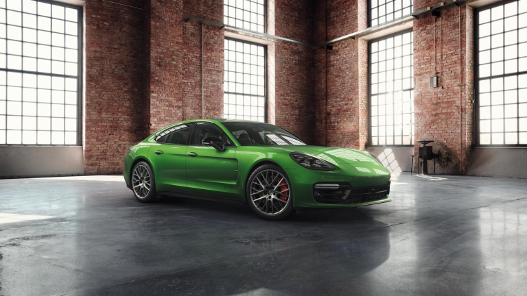 Porsche Panamera GTS Exclusive Manufaktur, le immagini