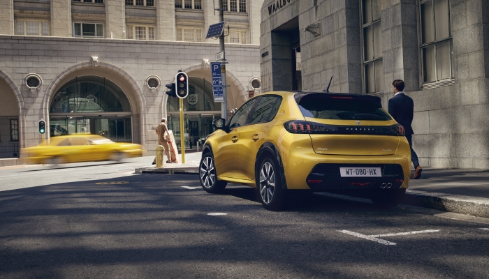 Nuova Peugeot 208 2019: prime immagini ufficiali