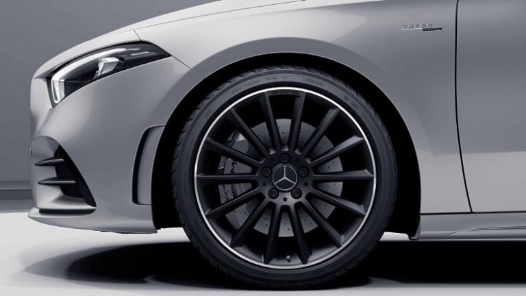 Mercedes-AMG A 35 e CLS 53 Race Edition