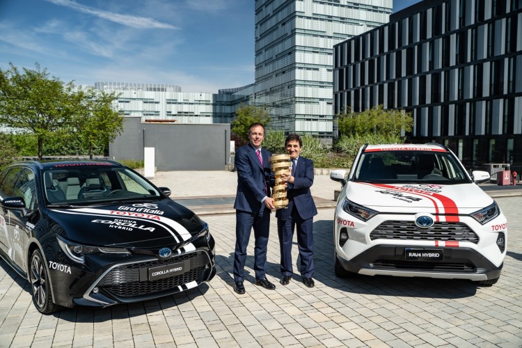 Toyota auto ufficiale del Giro d’Italia: le immagini.