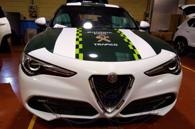 Alfa Romeo Stelvio per la Guardia Civil spagnola: immagini ufficiali