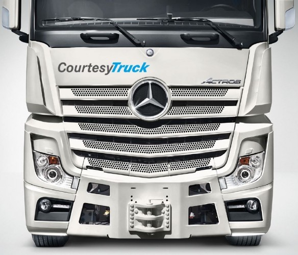 Mercedes-Benz: “un giorno da corriere” con il nuovo Sprinter