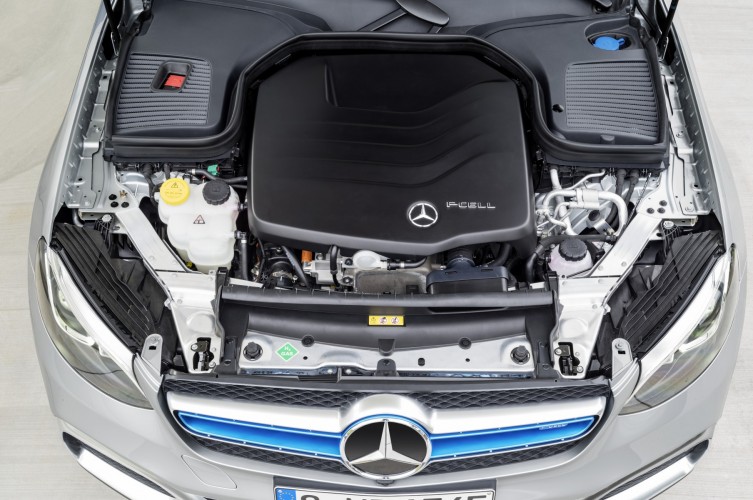 Mercedes EQ: le immagini della gamma ecosostenibile