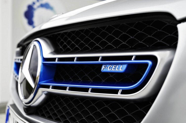 Mercedes EQ: le immagini della gamma ecosostenibile