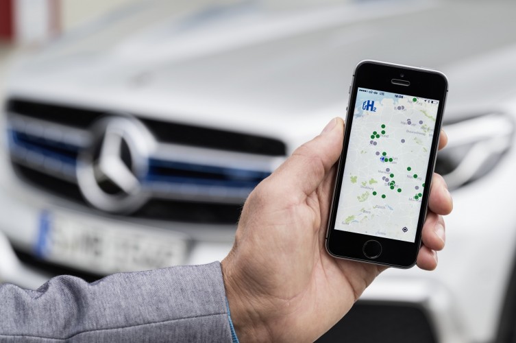 Mercedes EQ: le immagini della gamma ecosostenibile