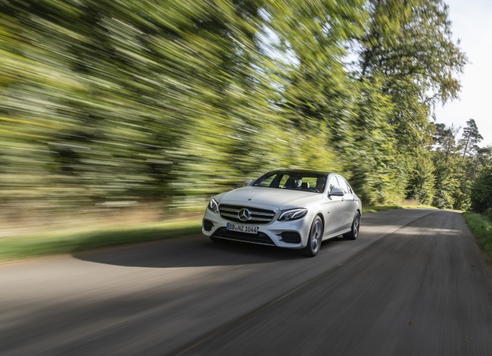 Mercedes EQ: le immagini della gamma ecosostenibile