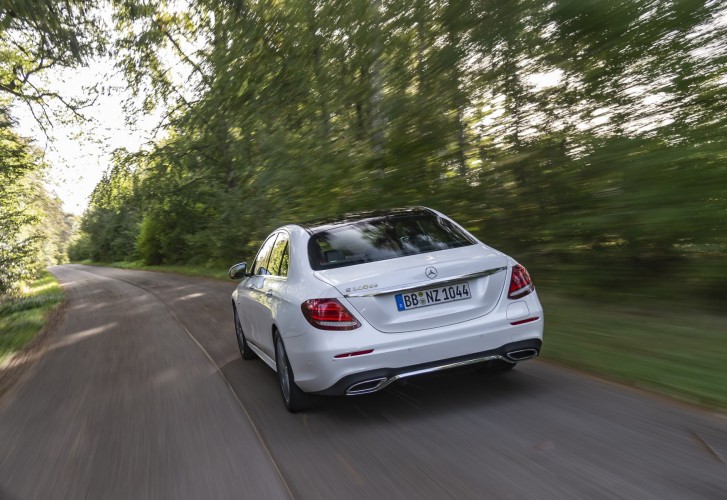 Mercedes EQ: le immagini della gamma ecosostenibile