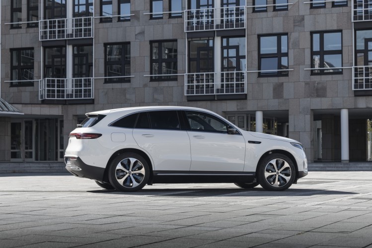 Mercedes EQ: le immagini della gamma ecosostenibile