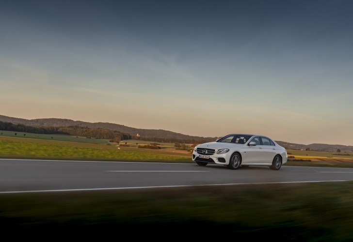 Mercedes EQ: le immagini della gamma ecosostenibile
