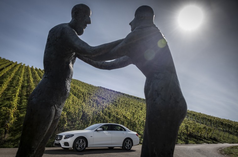 Mercedes EQ: le immagini della gamma ecosostenibile