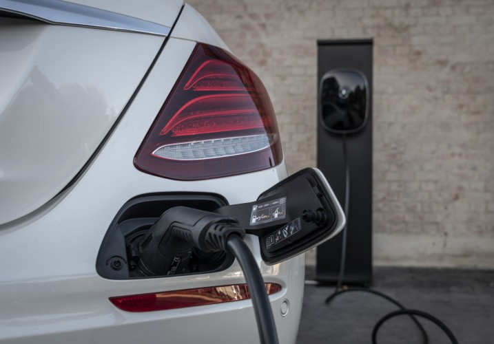 Mercedes EQ: le immagini della gamma ecosostenibile